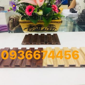 tấm ốp gỗ nhựa xong nhỏ