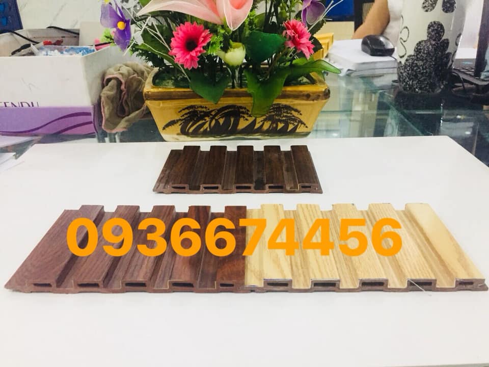 tấm ốp gỗ nhựa xong nhỏ